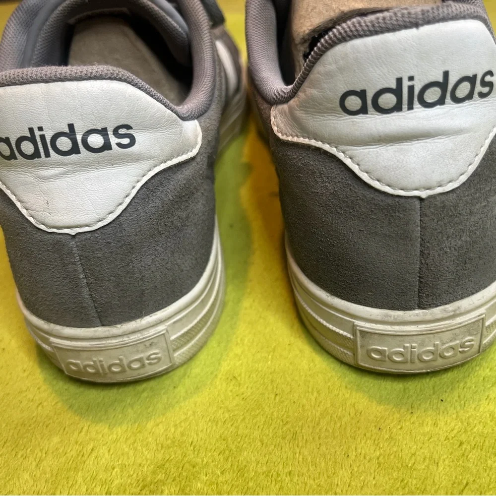 Mens Adidas beige suede trainers three stripe 753003 usa 10.5… $25.00 - Picture 2 of 7